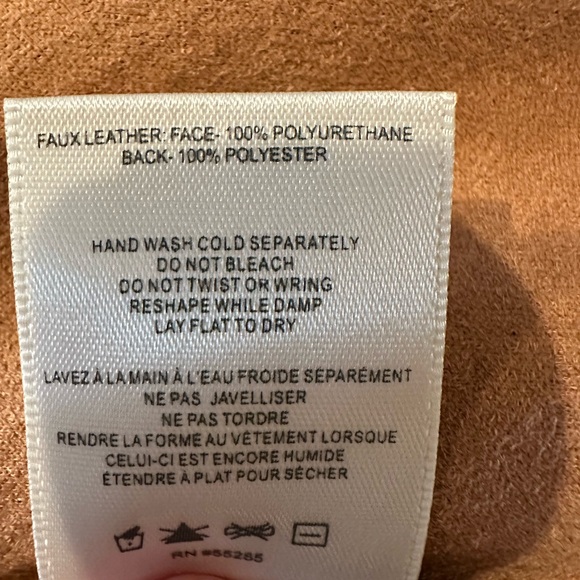 EXPRESS x Negin Mirsalehi ($88)
Vegan Leather Snakeskin Print Midi
Skirt size 6 - Picture 7 of 11